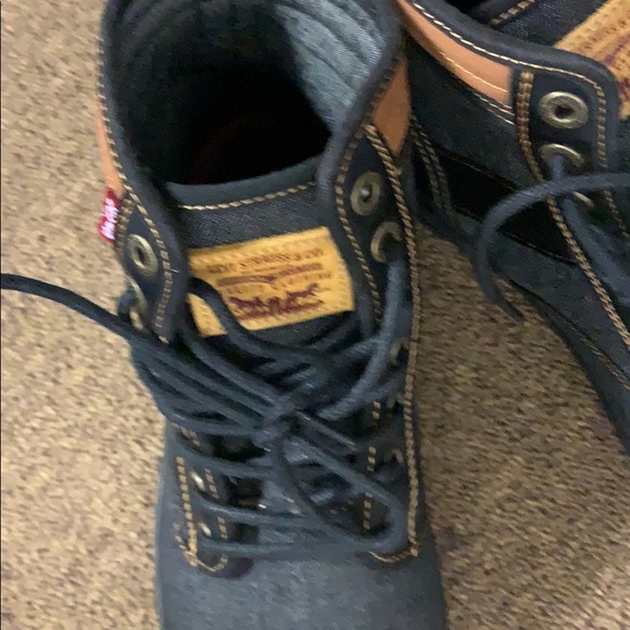 Brand new shoes - Picture 3 of 5